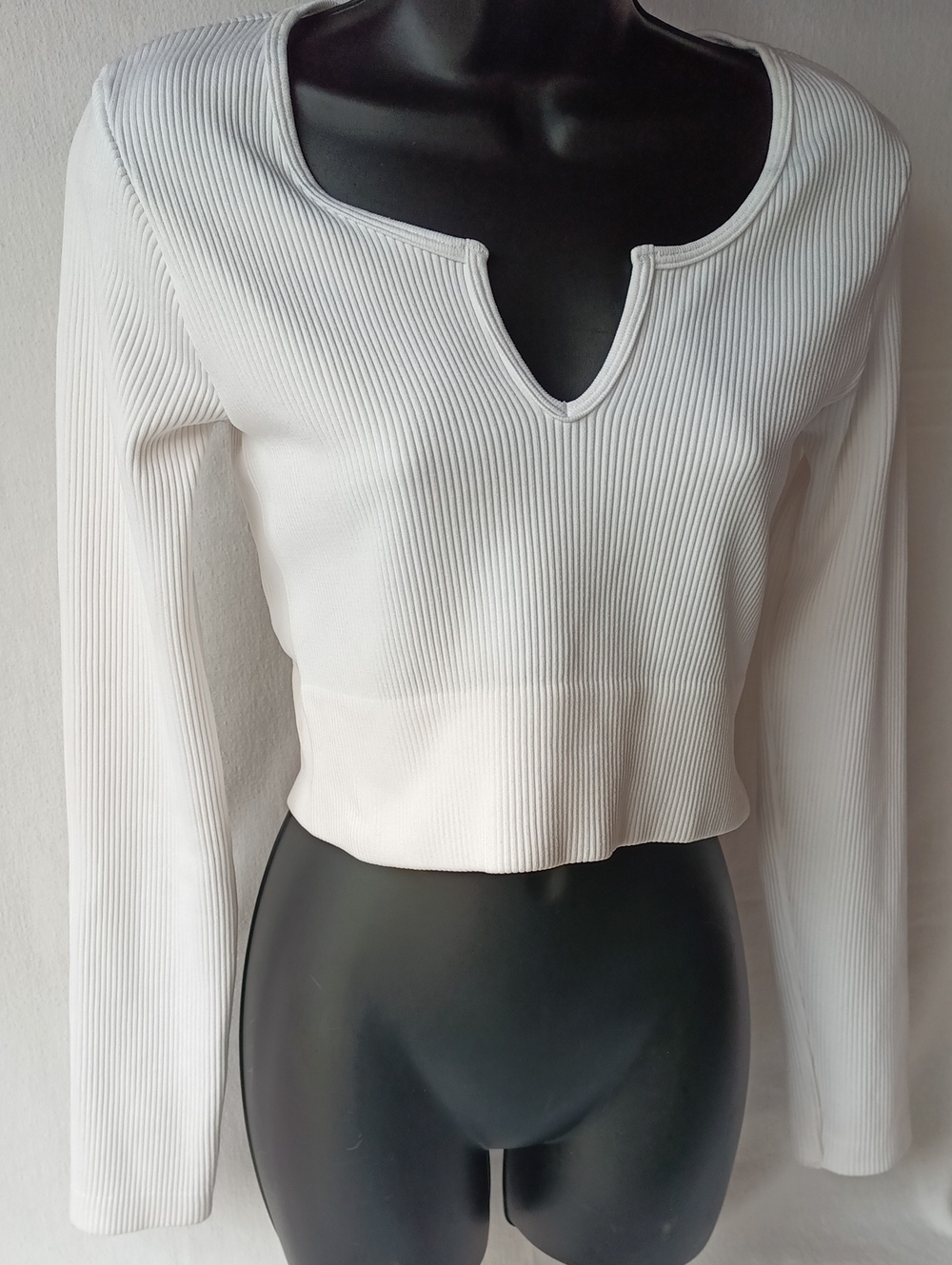White Ribbed V-Notch Crop Top